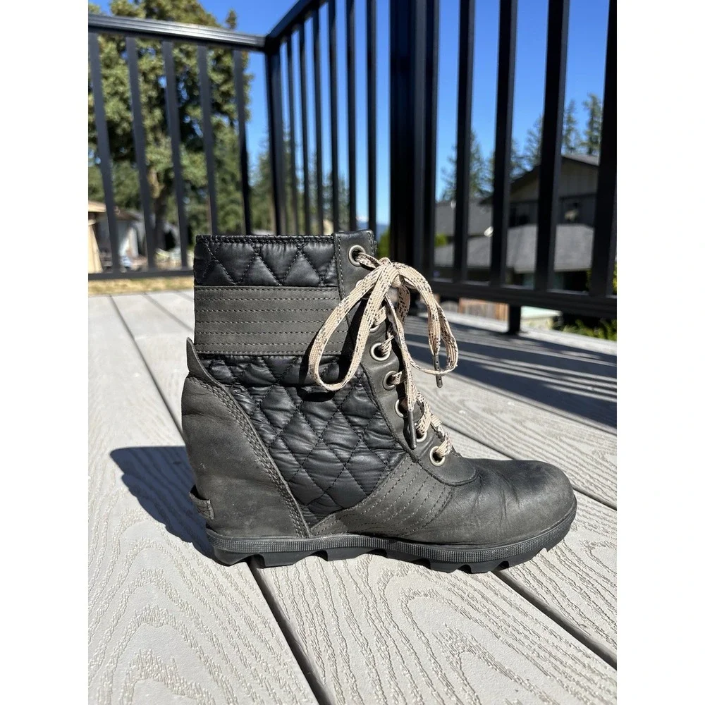 Sorel Boots Size US 8.5 Green‎ Lexie Wedge Quilted Lug Sole Leather 3375-026